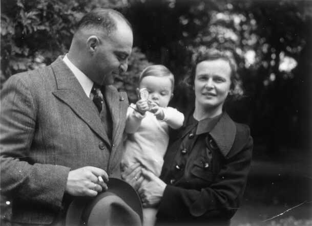 Werner Josef Stein with his parents Kurt and Else Stein-Siegel