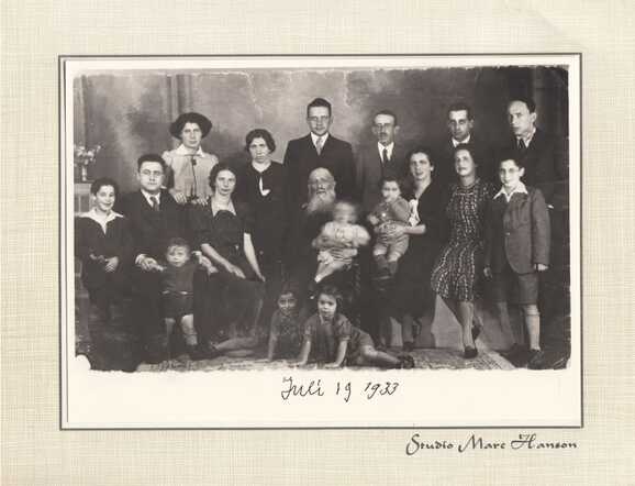 Süskind en Chana Schächter-Alter met familie, 19 juli 1933