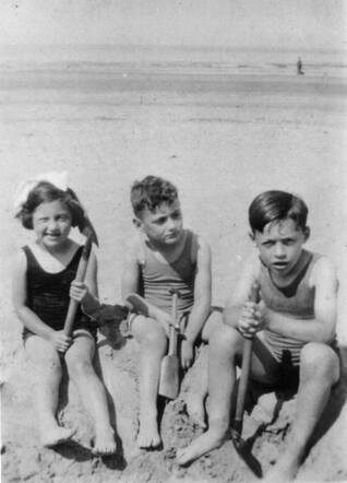 Siegfried van Thijn (middle) with his cousin Helena Rabbie and cousin Maurice Rabbie (survived the war; now Maurice Raynor)