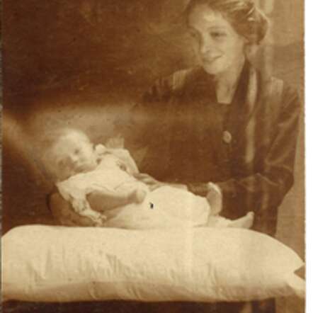 Rachel Berkelo-van Coevorden, samen met haar dochter Esther.