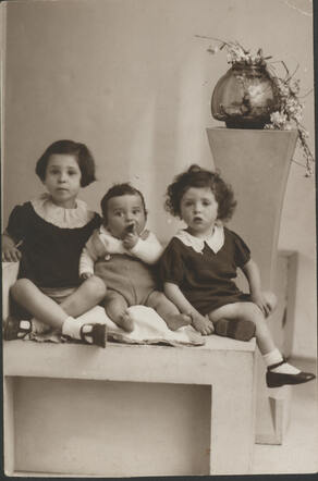 Betsy (left), Emanuel (Mannie) and  Ella Lina (Ellie) de Wolf