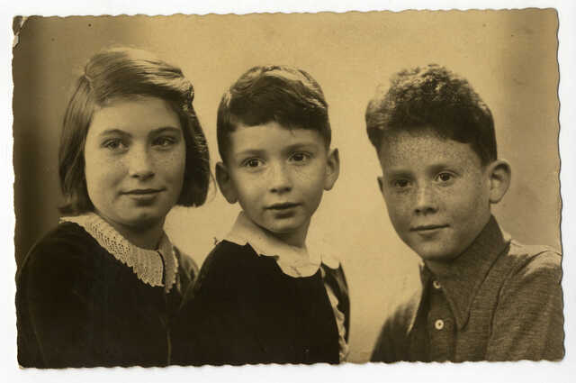 From left to right: Dina Louise, Alfred Arie and Louis Hein van der Woude