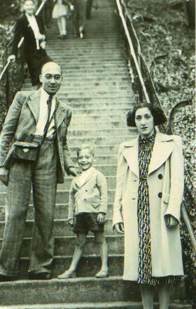The Simon Zak family.