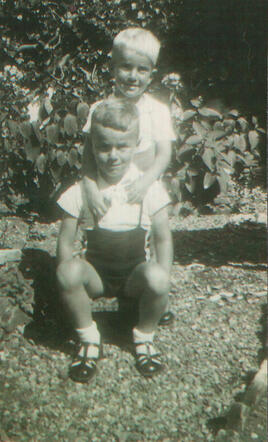 Edward David (Eddie) Zwaap (at the back) and Leon (Lonny) Zwaap