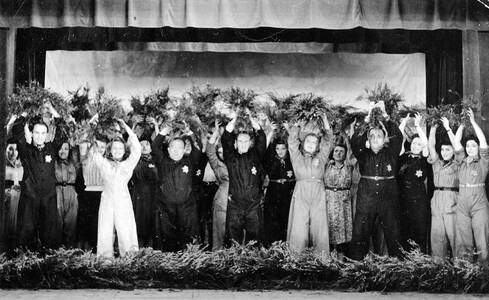 Revue in Westerbork, 1944