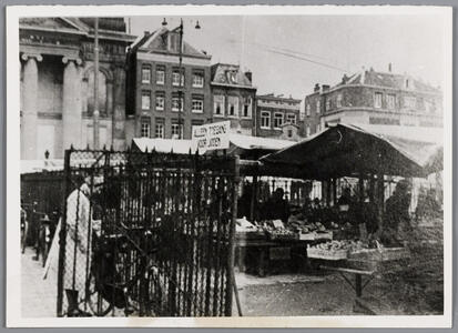 Joodse markt Waterlooplein ca 1942. fotograaf onbekend.jpg