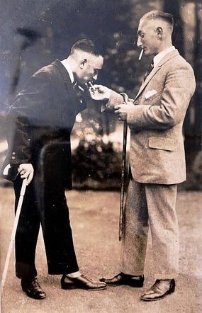 Ludwig Leopold with his brotherWilli (left).