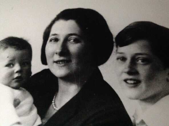 Celine van Heijningen-Speyer with Charles (age 11 years) and Jan (as a baby in 1931).