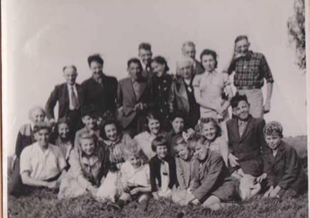 Johanna, Elsa en Louis Robert van der Veen