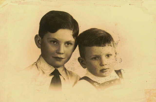 Samuel Henri [Harry] (l) en Elias Abraham [Eddy] Szladkowski.