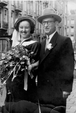 huwelijksfoto bram en martha 1942.jpg