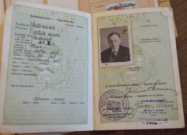 Paspoort van Jule Neumann.jpg