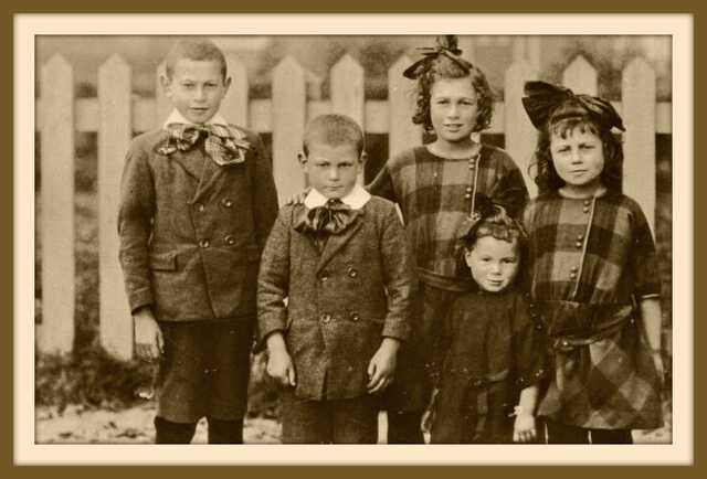 kinderen gezin Pels rond 1925.jpg