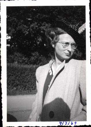 Adele Van Daelen - De Vries0001.jpg