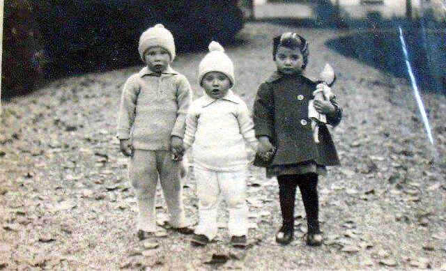 Gans, Gerda, Jaap en Harry  ca. 1925_bewerkt-1.jpg