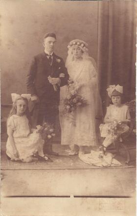 Trouwfoto Salomon en Sara Kleinkramer-den Hartog.jpg
