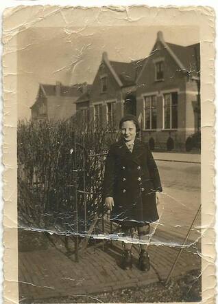 Clara Steenwijk ca. 1935.jpg