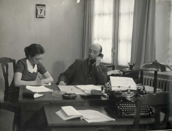 Henry van Collem aan het werk.jpg