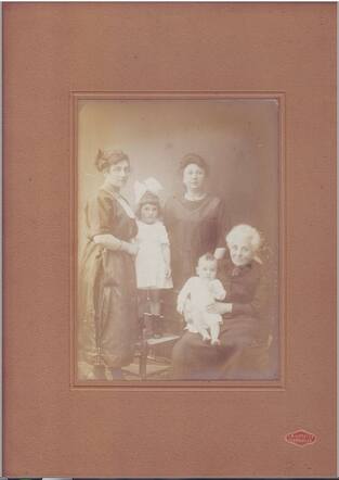 4 generaties Van Brink - Schenk - Dwinger.JPG