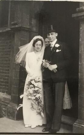 Jeannette Bont-Hirschel en Emanuel Bont op hun trouwdag.JPG