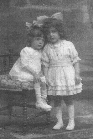 Gerta and Sara Sajet