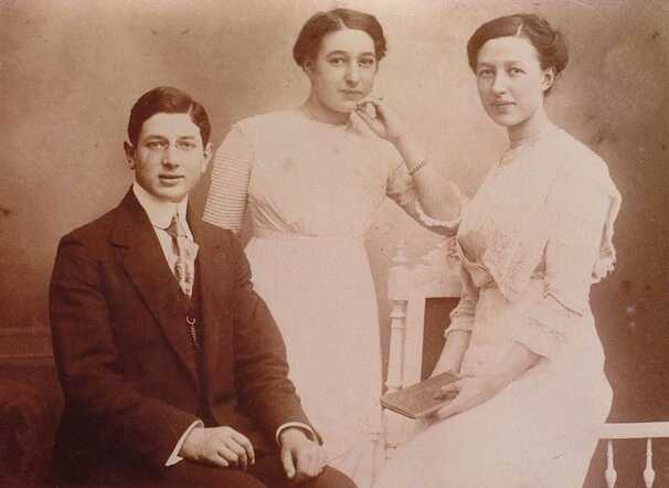 Simon, Mientje and Saartje Philips