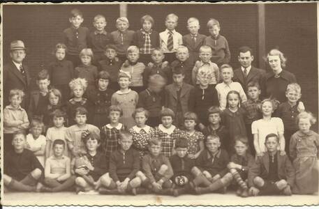 1939_Schoolfoto St. Vitusholtschool.jpg