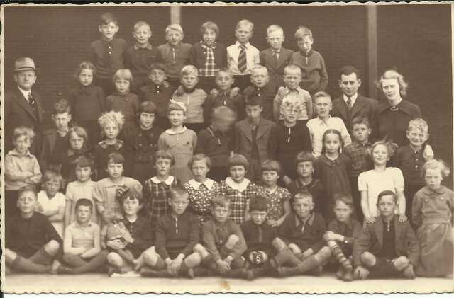 1939_Schoolfoto St. Vitusholtschool.jpg