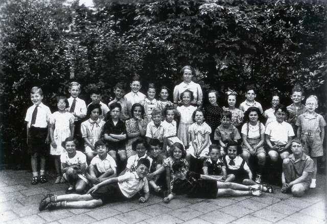 2nd class Daltonschool  at Amsterdam 1940-1941 lead by Mrs. Plaschaart 