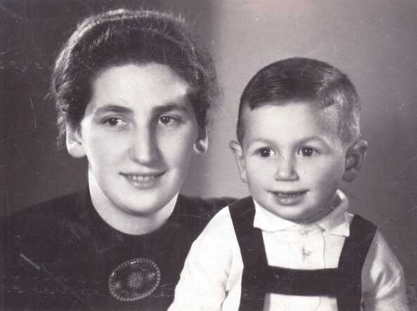 Sophia Lievendag-Zeehandelaar and her son Henri Louis.