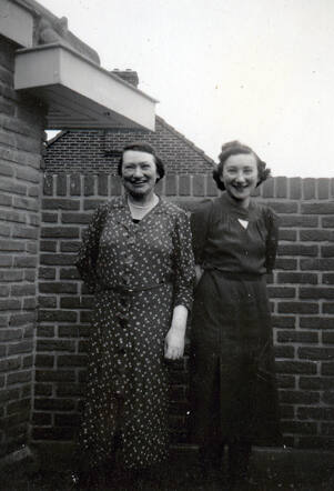 Hertha Hausdorff en Valerie Neumeijer.jpg