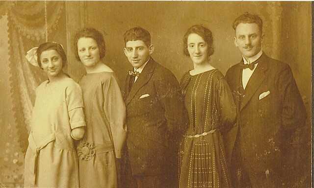 De vader van Heiman op gezinsfoto: vlnr: Henriëtte, Rika, Gersom (vader van Heiman), Marianne en Samuel.