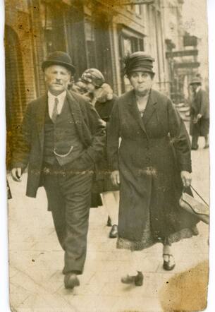 Levie van Coevorden en Keetje Vissel foto 1930.jpg