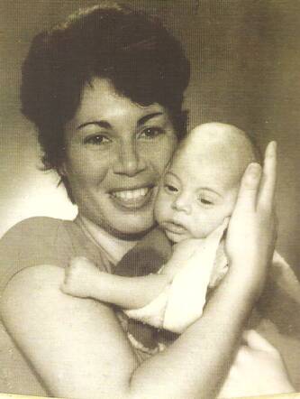 Ruti Yosef , oudste dochter van Ida Landau, met Roni, Haifa 1965.jpg