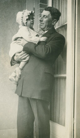 Nathan Melkman met dochter Siska, 1930 - #81107.jpg