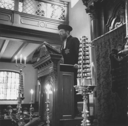Rabbijn Izak Vredenburg spreekt op huwelijk Salomon v Gelder en Netta Loonstein, 24-06-1942 - #45706.jpg