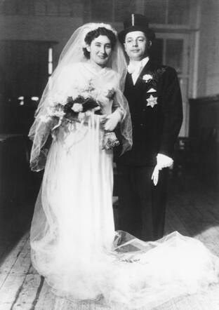 Avraham Haim en Chava Grossberg-Klein, Den Haag, 1942, trouwfoto - #95535.jpg