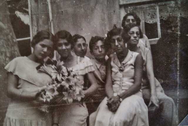  v.l.n.r: Sara (Sonja) Hamburger, Grietje (Gretha) Polak, Jesayas Jacob (Jackie) Koster, Jesayas Jacob (Jackie) Polak, Marianne Polak, Rosette Polak,en Debora Koster