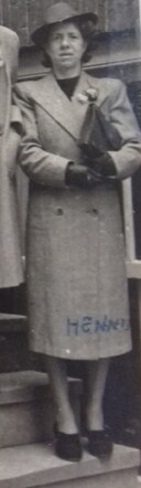 Huwelijk Heinz Rosenthal en Sara Citroen 21-5-1942 met Henny.jpg