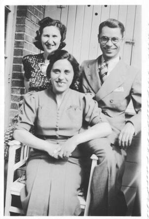 Sternfeld, Edith with brother Martin and his wife Molly.jpg