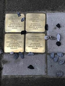 Stolpersteine 1.jpg