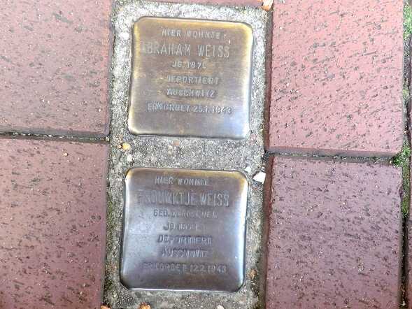 Stolpersteine echtpaar Weiss-Bahnhofstraße_76.jpg