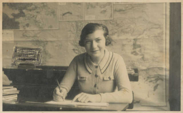 Doris Mak op school, 1936-740NF016210_3.jpg