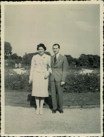 Verlovingsfoto van Robert Gerstl en zijn vrouw, Amsterdam 17 mei 1938.jpg