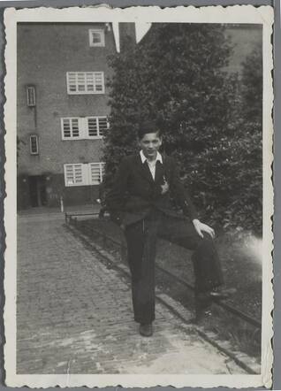 Max Smeer op het Thérèse Schwartzeplein