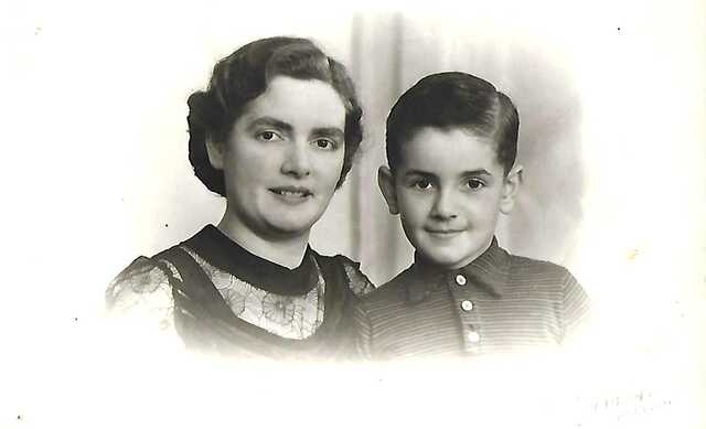 Sophia Mooij-Meijer and her son Henry (Hans)  