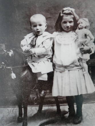 1907 Samuel Jacob Slager en zus Jansje.JPG