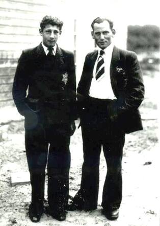 Levi van Thijn (r) in het werkkamp