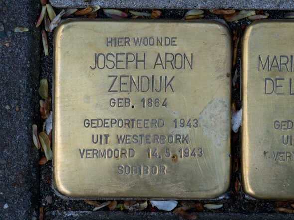 struikelsteen J.A. Zendijk Keizerstr 8.jpg