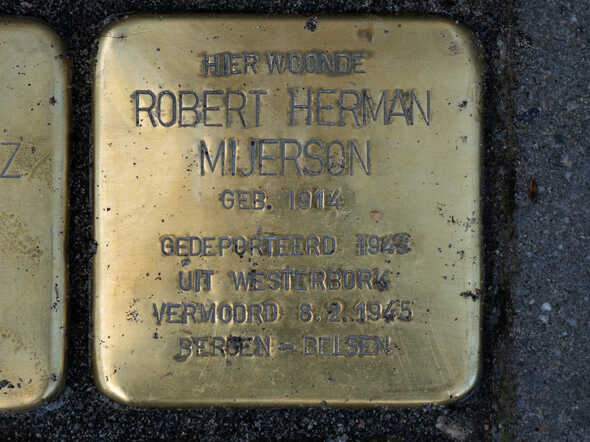 struikelsteen Robert Mijerson Keizerstr 21.jpg